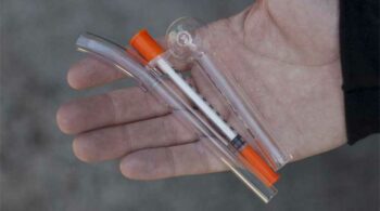 various drug paraphernalia and pipes - 12 Signs That Someone Is On Drugs