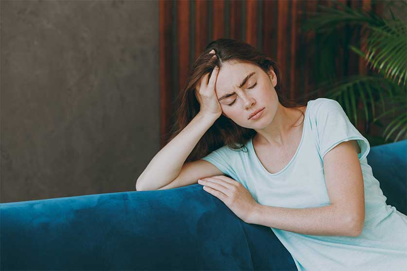 Woman Feeling Drowsy And Nauseous-Morphine Overdose | Symptoms, Risk Factors, & Treatment