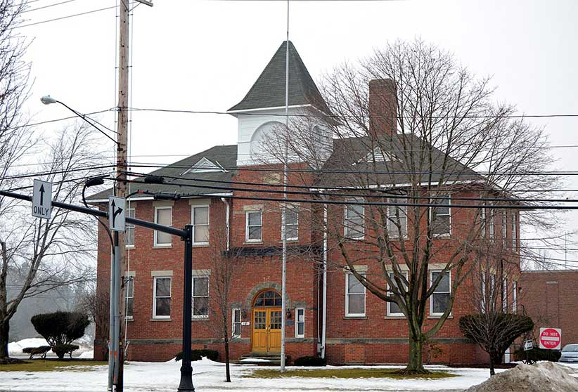 Old Center Schools In Mayfield, OH-Mayfield, Ohio Alcohol & Drug Rehab Services