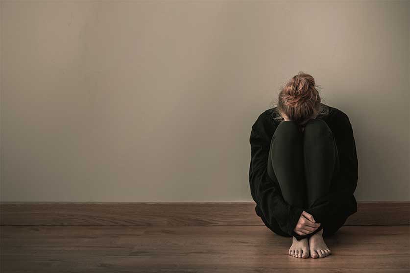 Woman Suffering From OCD-OCD & Addiction | Symptoms, Risk Factors, & Treatment
